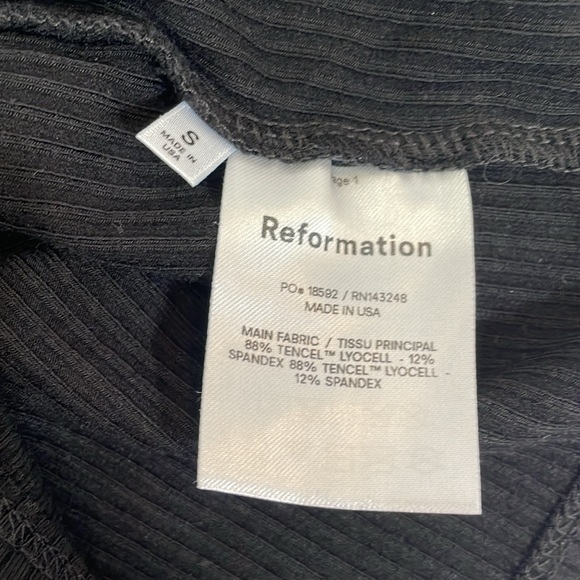 Reformation Jeans Tee Size S Black Ribbed Cropped Baby Tee EUC - Picture 7 of 8